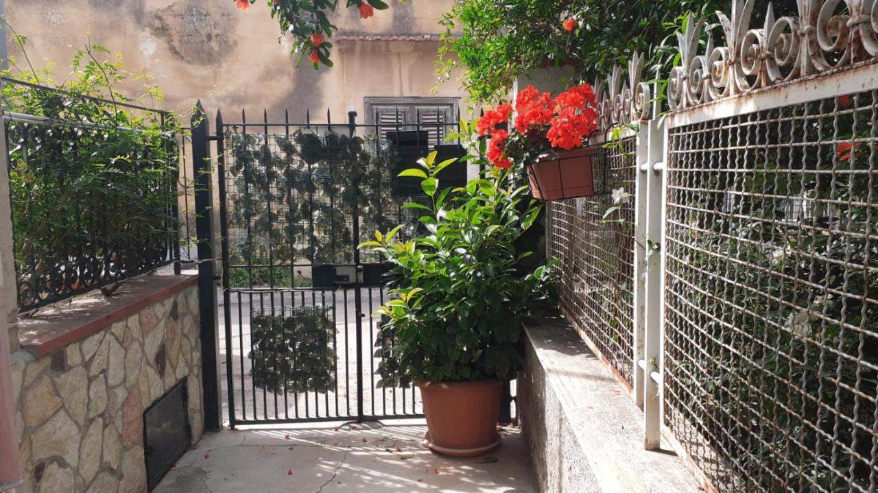 פלרמו Charming Apartment In Mondello מראה חיצוני תמונה